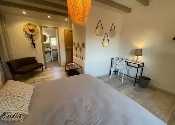 B&B Le Mas Julien piscine chauffée adult only