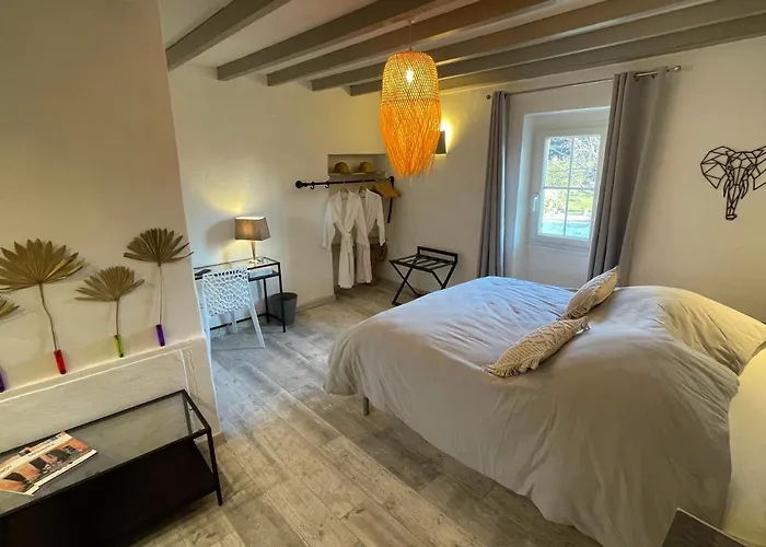 B&B Le Mas Julien piscine chauffée adult only