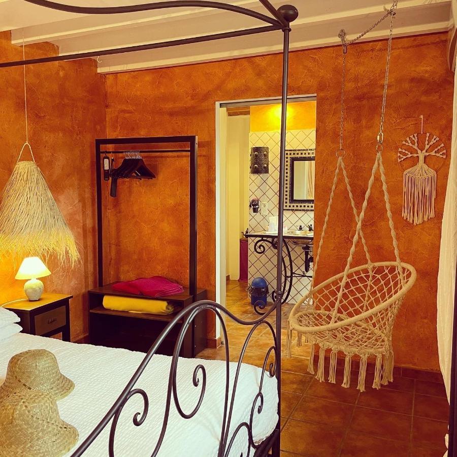 Couette-café Julien Piscine Chauffée Adult Only Orange (Vaucluse)